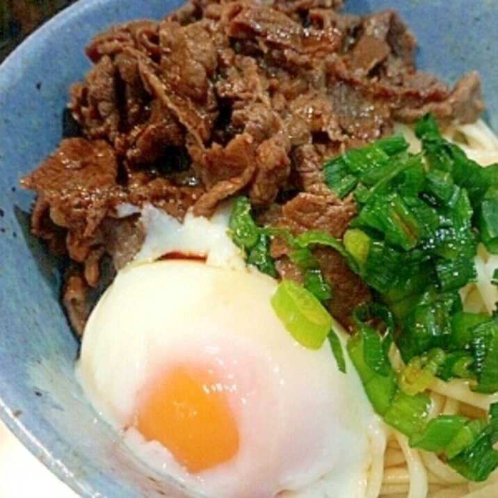 甘辛肉ぶっかけ温玉うどん